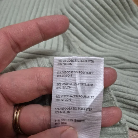 Urban Outfitters Womens Green Skylar Ribbed Button Front Cropped Sweater Size XS - Picture 6 of 6